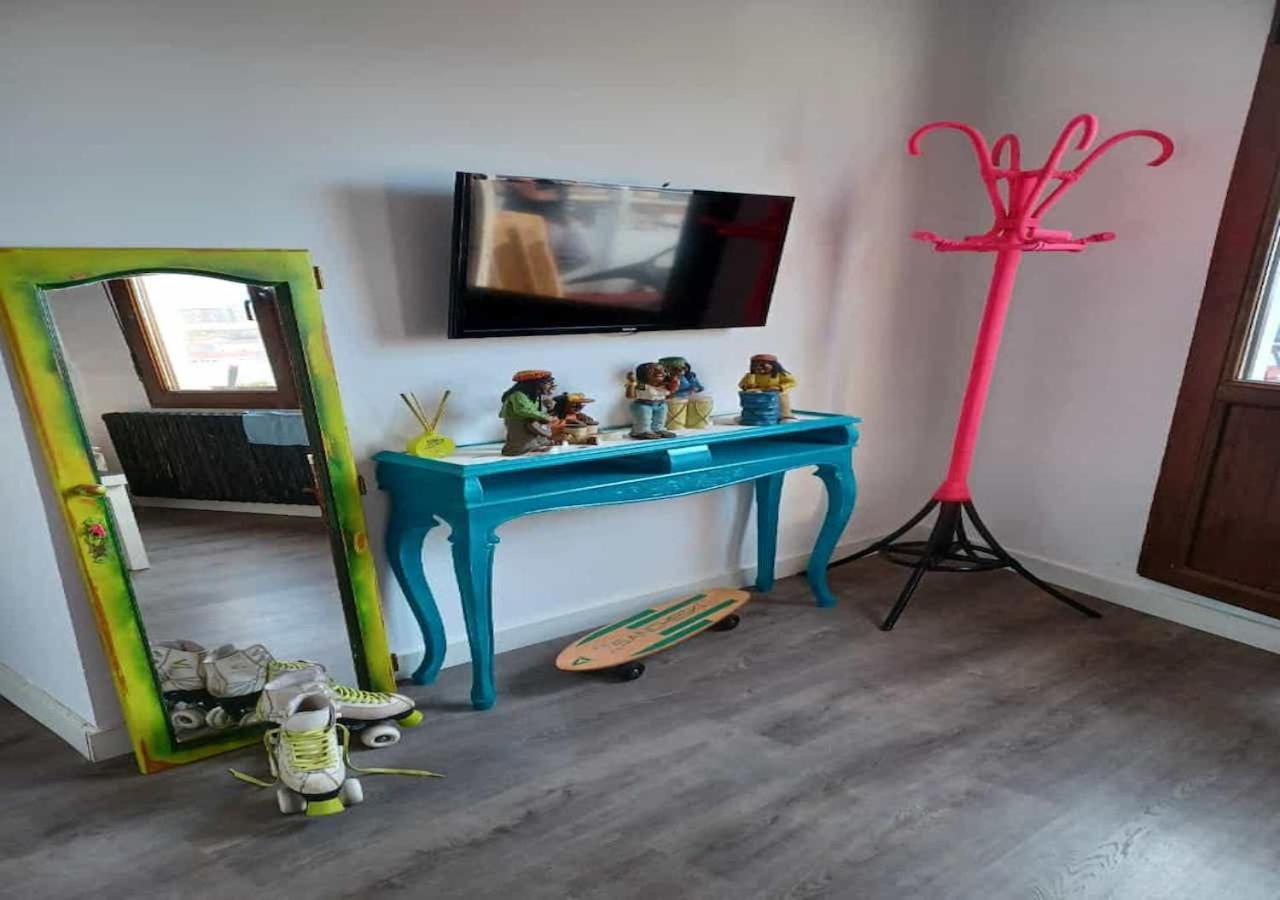 Habitaciones En El Atico De Tona Mirando A La Bahia De Santander Eksteriør billede
